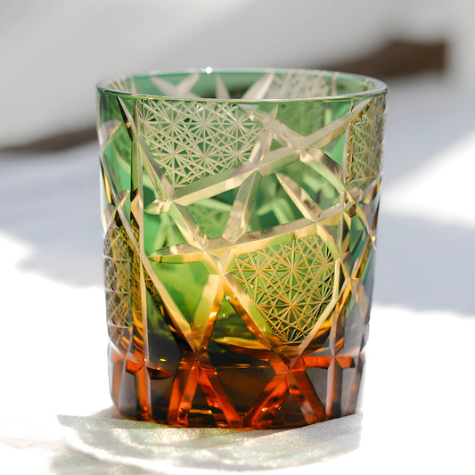 Edo Kiriko Handgeblasenes Glas mit geometrischem Muster